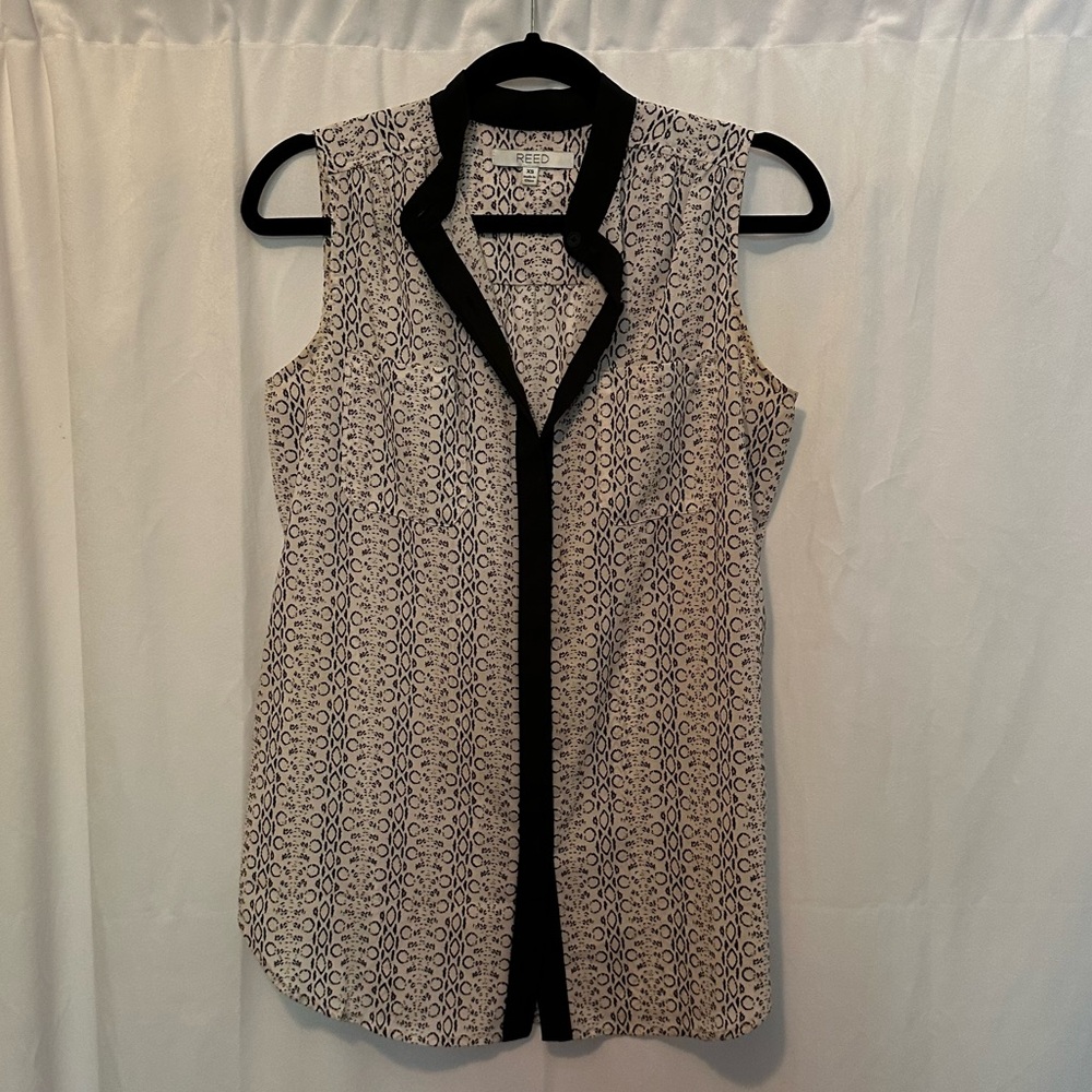 Sleeveless Print Blouse